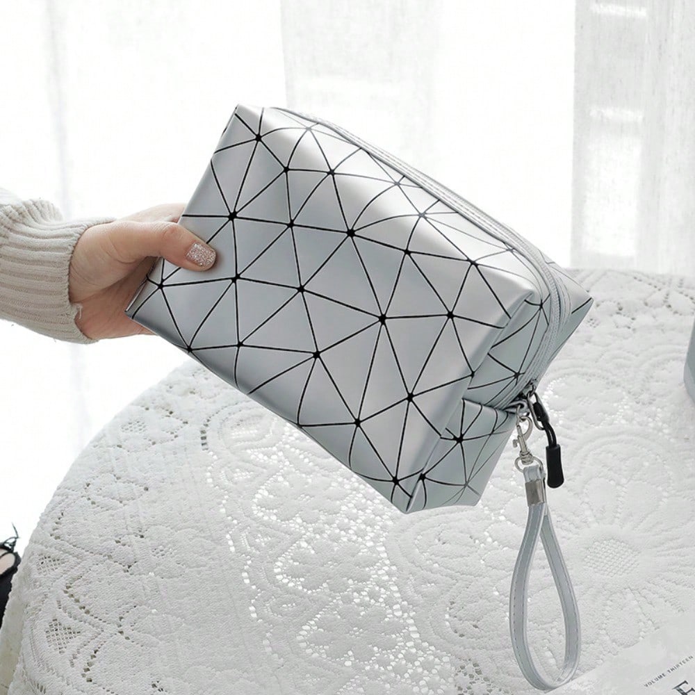 Geometric Luminous Makeup Bag  - Tech Accessories Travel Bag ulasan dan harga